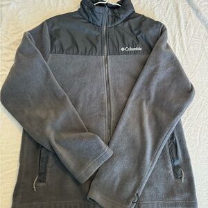 Columbia Men's fleece zip up jacket (M)